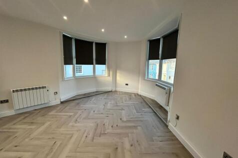 LIVING ROOM 1 .jpeg