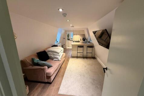 STUDIO ROOM
