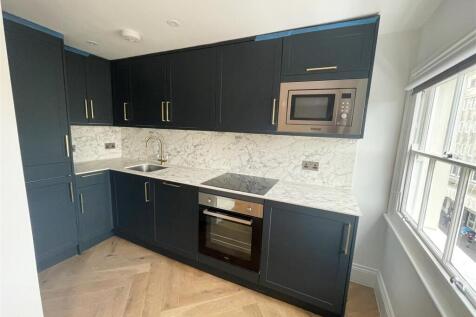 LIVING ROOM / KITCHEN