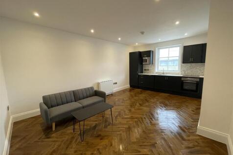 Open Plan Living Room/Kitchen