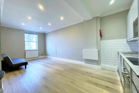 KITCHEN / LIVING ROOM