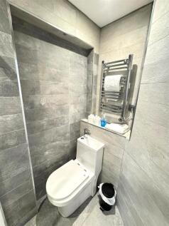 Ensuite Shower (1).jpg