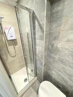 Ensuite Shower (2).jpg