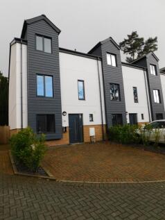 4 Bed Unfurnished End Terrace Townhouse