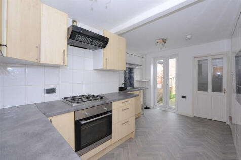 2 Bed Unfurnished Terraced