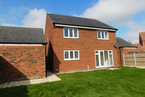 4 bed detached house to rent Woodwynd Close, Bowb