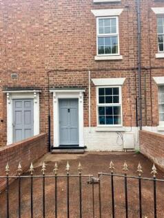 3 bed town house to rent, Meadow Terrace, Shrewsb