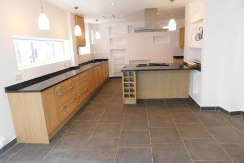 2 Bed Unfurnished Terraced Townhouse