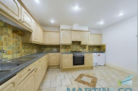 Kitchen dining 