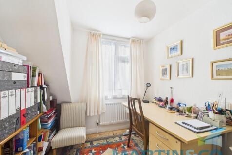 Bedroom / Office