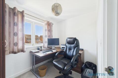 Bedroom / Office
