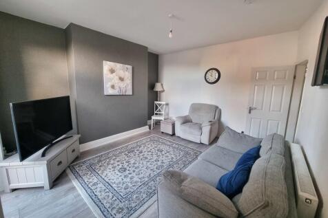 Living/Dining Roo...