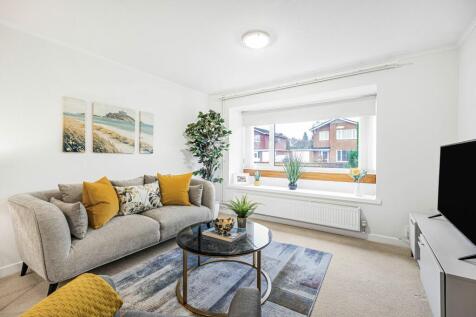 Sitting Room / Dining Room