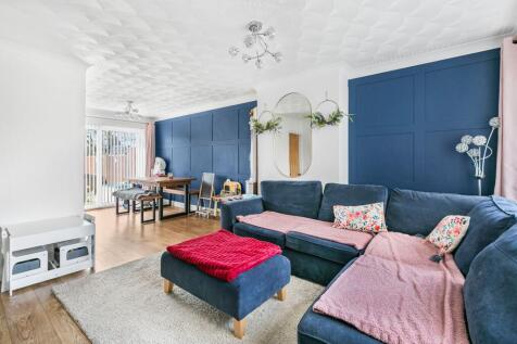 Living Room / Dining Room