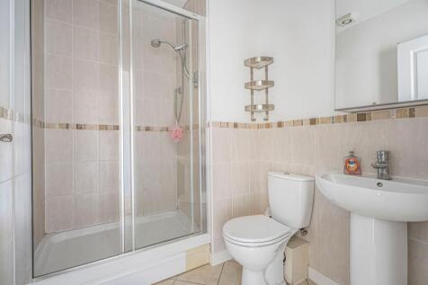En-suite to Bedroom Two