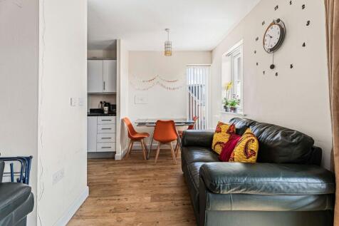 Lounge / Dining Room
