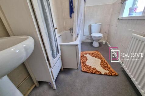 SHARED BATHROOM