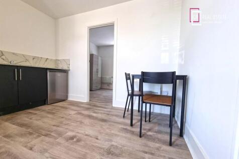 Kitchen dining