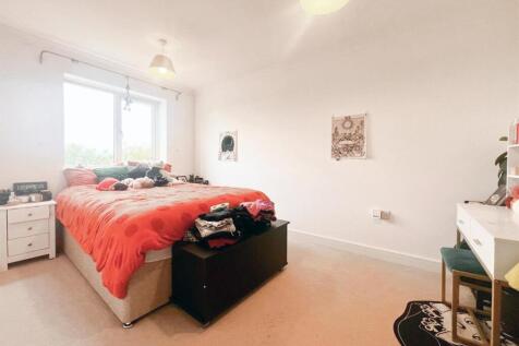 MASTER BEDROOM PIC 2.jpg