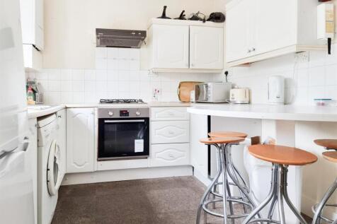COMMUNAL KITCHEN