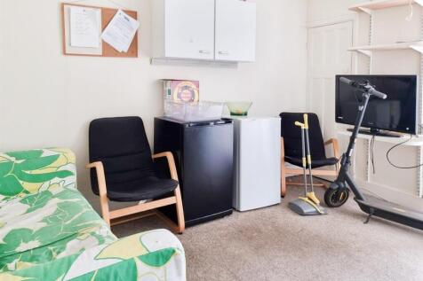COMMUNAL LIVING SPACE