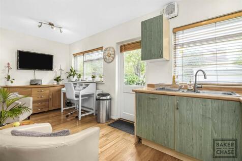 Kitchen/Diner (L-Shaped)
