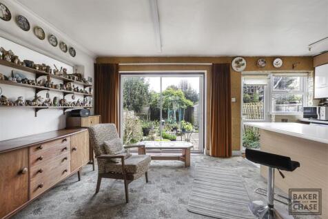 Lounge/Kitchen