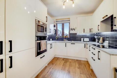 Living Room/Kitchen