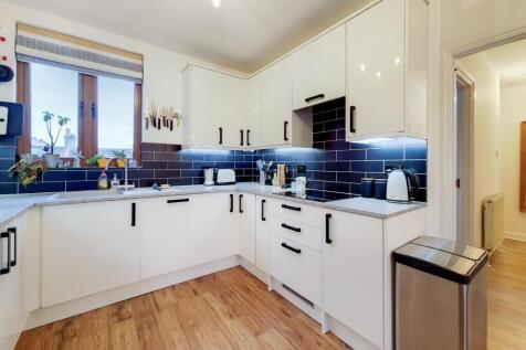 Living Room/Kitchen