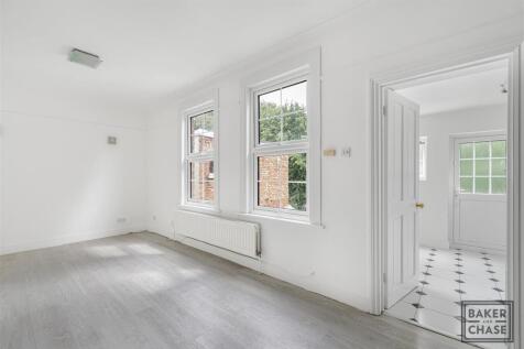 Open plan kitchen/lounge