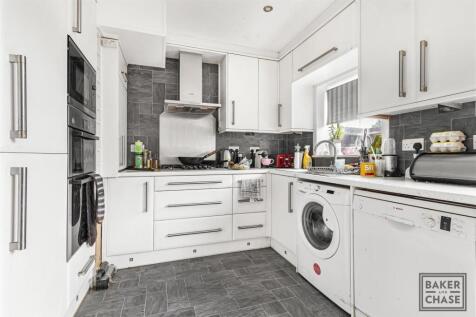 Lounge/Kitchen (Open-Plan)