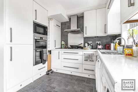 Lounge/Kitchen (Open-Plan)