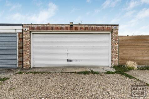Garage to rear