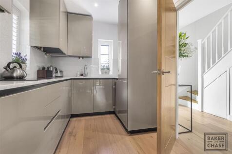 Kitchen / Lounge (Open-Plan)