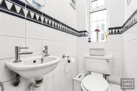WC (Ground Floor)