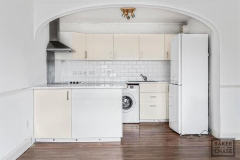 Lounge/Kitchen (Open-Plan)