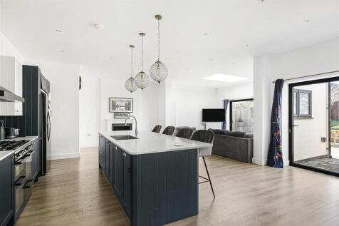 Open Plan Kitchen/Dining Room