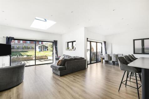 Open Plan Kitchen/Dining Room