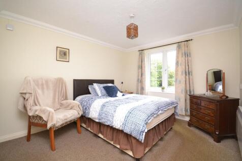 Large double bedroom