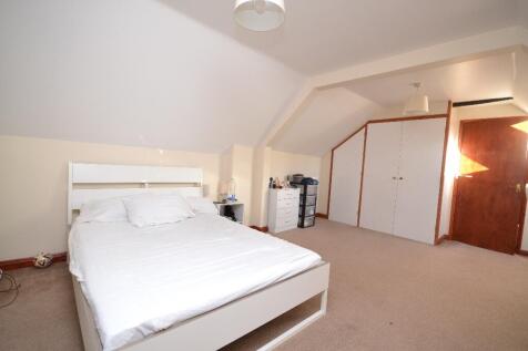 Enormous bedroom