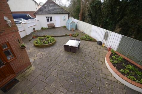 Side garden