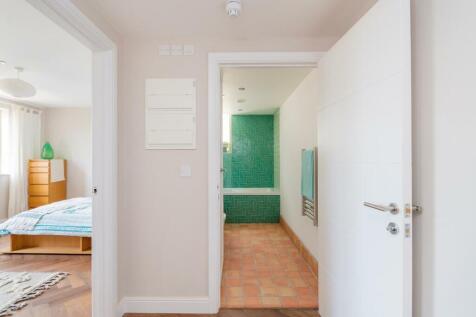 SEILILRETAW421 - Hallway A.jpg
