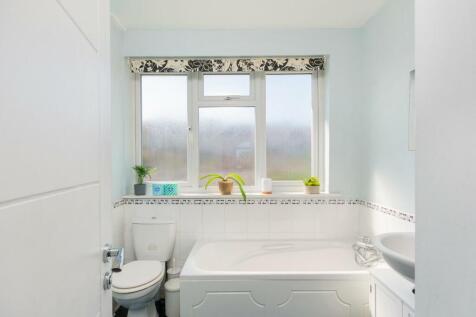 2H8RBN - Bathroom C.jpg