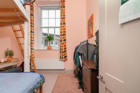 1L9HBN - Bedroom D.jpg