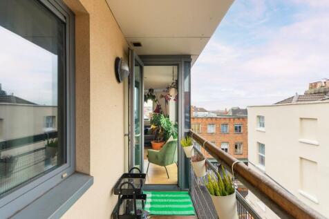 3K0Q7ASC - Balcony A.jpg