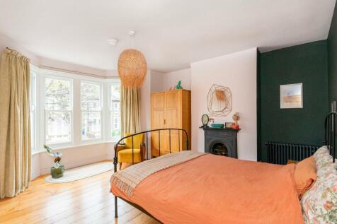 3F3AHD - Bedroom E.jpg