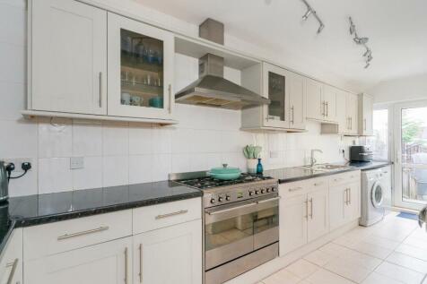 8T5RHD - Kitchen C.jpg