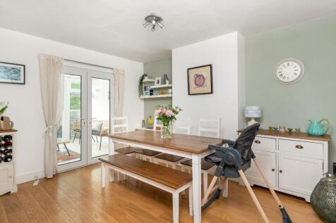 8T5RHD - Dining Room B.jpg