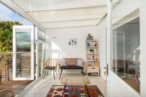 8T5RHD - Conservatory C.jpg