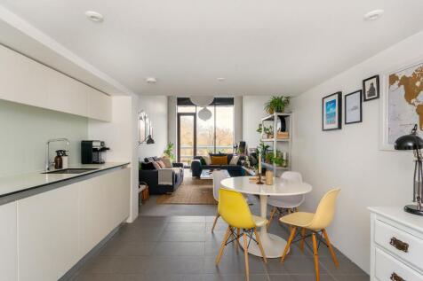 2L1S0BH - Kitchen F.jpg